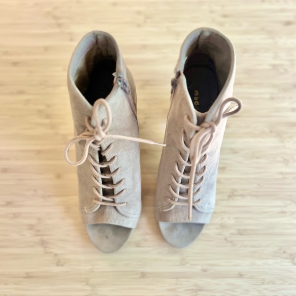 Open toed lace up boots - Picture 4 of 6